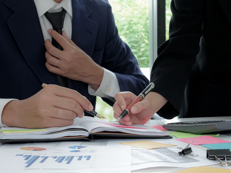 Asesores y consultores | R & V | Asesorías Tributarias  